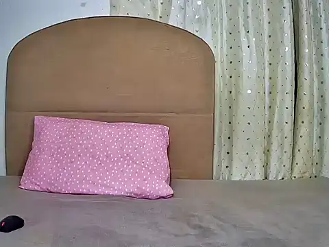 Snapshot of Freaky_Cardi chatting on November 23, 2025, 7:13 pm Freaky Cardi online show from November 23, 2025, 7:13 pm