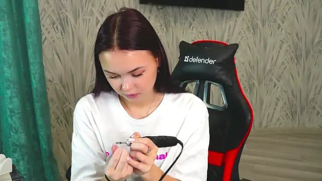 CarleeHake online show from November 20, 2025, 2:34 am