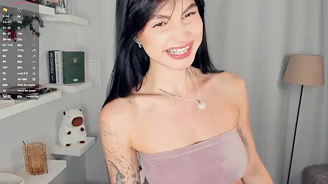 Snapshot of FeliciaKogen chatting on June 16, 2026, 8:39 am FeliciaKogen online show from June 16, 2026, 8:39 am
