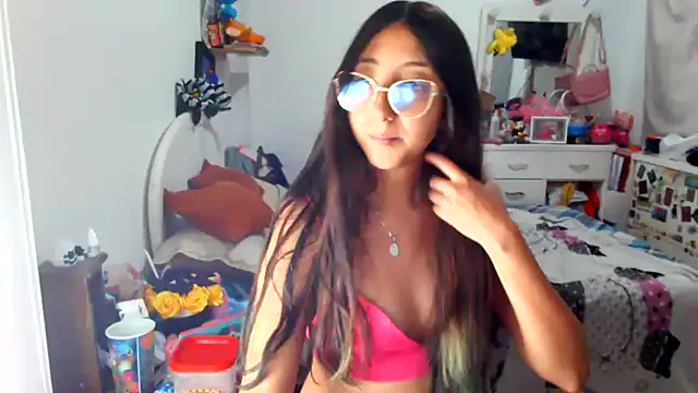 Nanylux online show from November 24, 2025, 2:22 am