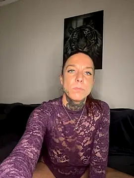 SexyInkedMiilfxx online show from November 26, 2025, 12:17 pm