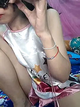 Binnky online show from November 19, 2025, 4:12 am