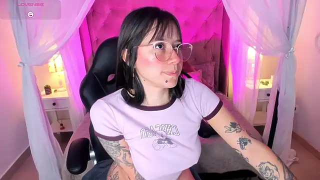Annie Petters online show from July 9, 2026, 1:26 pm