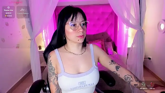 Annie Petters online show from July 25, 2026, 12:58 pm
