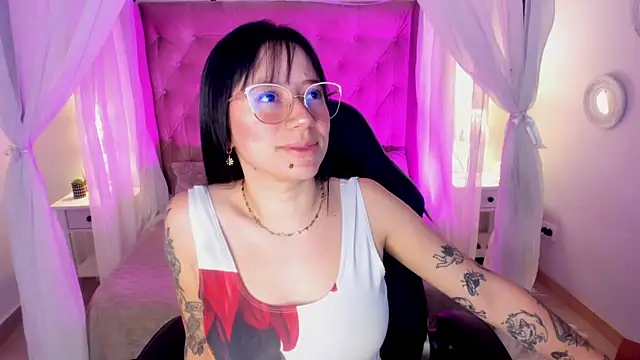 Annie Petters online show from July 30, 2026, 12:48 pm