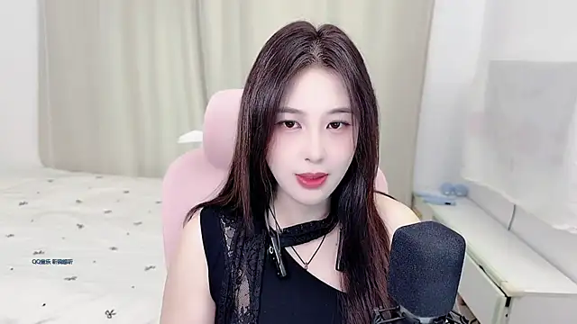 Snapshot of TTtia_ chatting on July 6, 2026, 1:13 am TTtia online show from July 6, 2026, 1:13 am