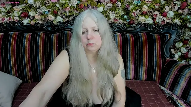 mariabelladonna online show from May 1, 2026, 10:03 pm