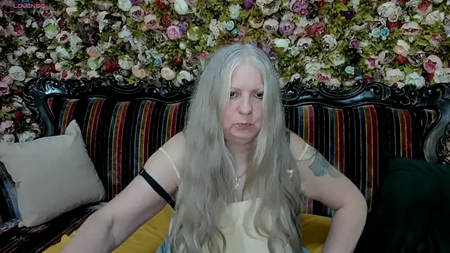 mariabelladonna online show from June 19, 2026, 6:34 pm