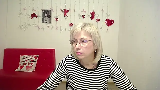 Snapshot of LaurenWishy chatting on February 13, 2026, 5:31 pm LaurenWishy online show from February 13, 2026, 5:31 pm