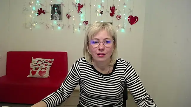 Snapshot of LaurenWishy chatting on February 14, 2026, 5:37 am LaurenWishy online show from February 14, 2026, 5:37 am