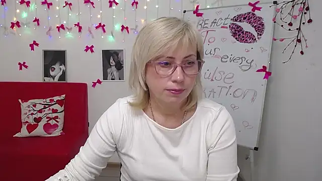 Snapshot of LaurenWishy chatting on March 5, 2026, 6:15 pm LaurenWishy online show from March 5, 2026, 6:15 pm