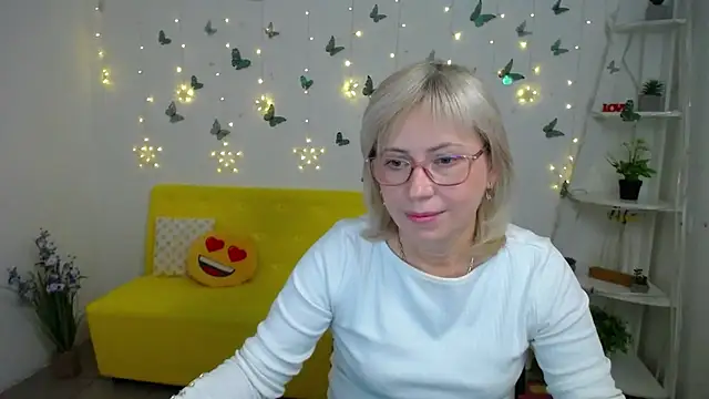 Snapshot of LaurenWishy chatting on March 9, 2026, 6:06 am LaurenWishy online show from March 9, 2026, 6:06 am