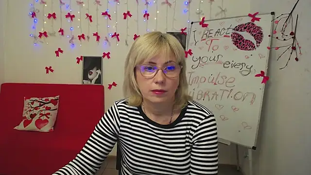 Snapshot of LaurenWishy chatting on March 10, 2026, 6:29 am LaurenWishy online show from March 10, 2026, 6:29 am