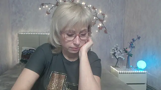 Snapshot of LaurenWishy chatting on March 13, 2026, 12:12 pm LaurenWishy online show from March 13, 2026, 12:12 pm