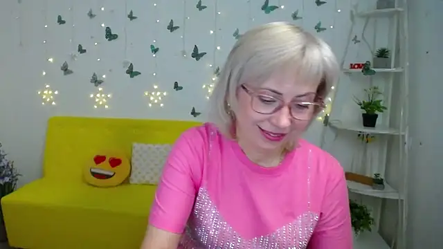 Snapshot of LaurenWishy chatting on March 14, 2026, 6:08 am LaurenWishy online show from March 14, 2026, 6:08 am