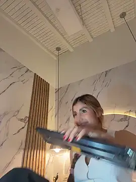 Snapshot of IsabelaStefano chatting on December 22, 2025, 3:25 am IsabelaStefano online show from December 22, 2025, 3:25 am