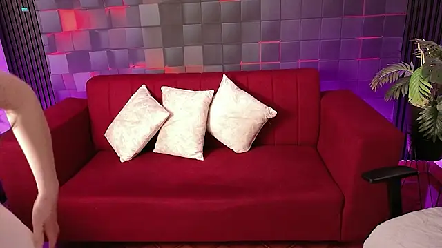 GracieCollins online show from July 9, 2026, 3:49 pm