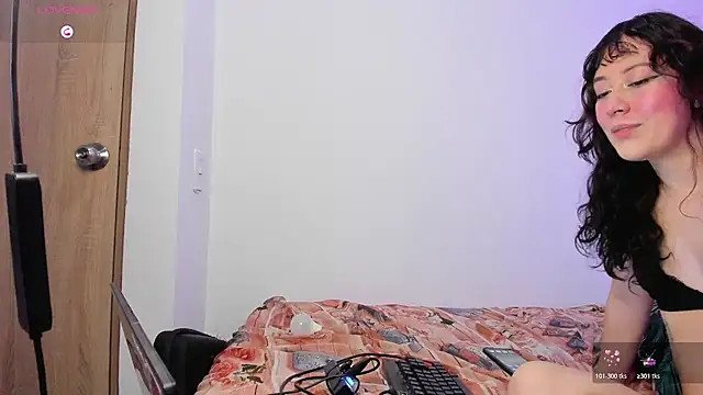 tessa  evans online show from June 10, 2026, 1:28 am