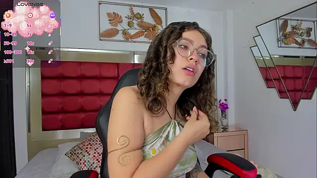 MarieTaylor  online show from February 4, 2026, 6:14 pm