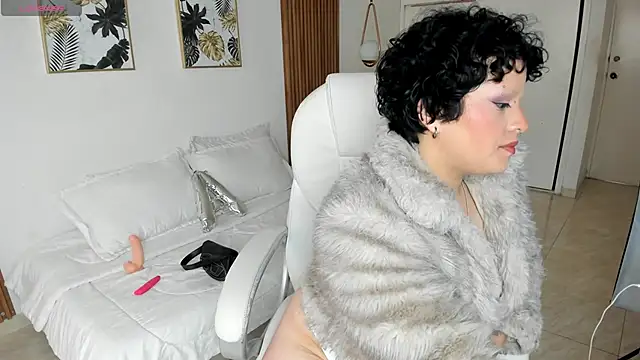 Alaska deluxe online show from November 28, 2025, 8:55 pm