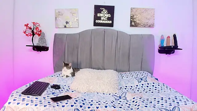 Maddy  Jones online show from February 20, 2026, 7:03 pm