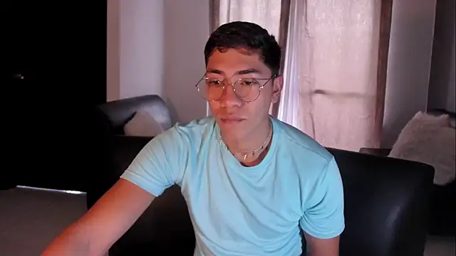 ATLASVANDRAKE online show from November 30, 2025, 1:15 pm