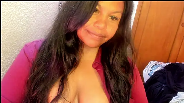 ebonycamelia online show from April 13, 2026, 5:40 pm