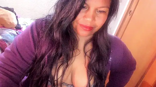 Snapshot of ebonycamelia chatting on June 3, 2026, 9:53 pm ebonycamelia online show from June 3, 2026, 9:53 pm