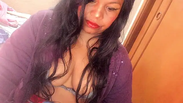 Snapshot of ebonycamelia chatting on June 8, 2026, 5:24 pm ebonycamelia online show from June 8, 2026, 5:24 pm