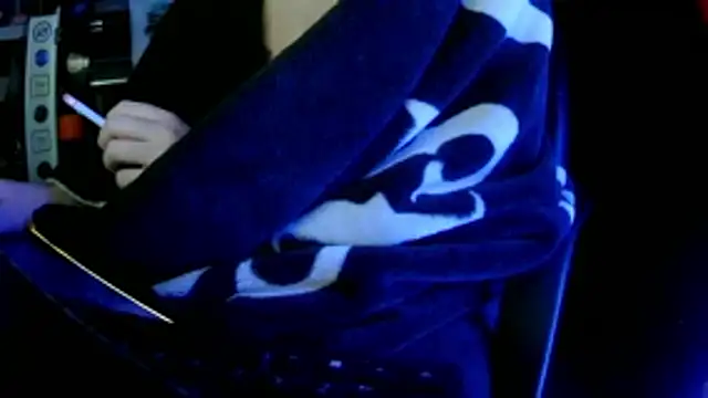 Snapshot of Bowerboi chatting on December 22, 2025, 2:36 pm Bowerboi online show from December 22, 2025, 2:36 pm