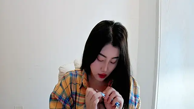 Snapshot of XIAOFENG-2025 chatting on December 15, 2025, 6:17 am XIAOFENG-2025 online show from December 15, 2025, 6:17 am