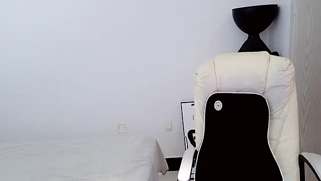 Snapshot of XIAOFENG-2025 chatting on March 12, 2026, 7:14 am XIAOFENG-2025 online show from March 12, 2026, 7:14 am