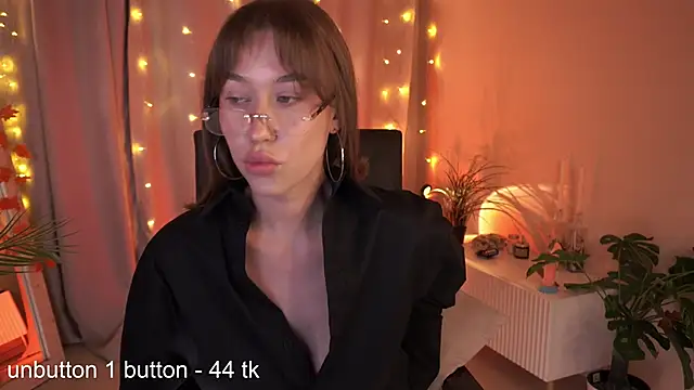 Snapshot of AnnetteLane chatting on November 29, 2025, 4:26 am AnnetteLane online show from November 29, 2025, 4:26 am