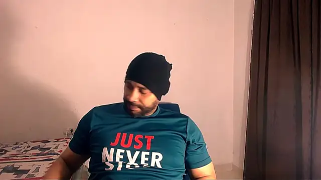 Snapshot of musclehetero chatting on November 21, 2025, 12:59 pm musclehetero online show from November 21, 2025, 12:59 pm