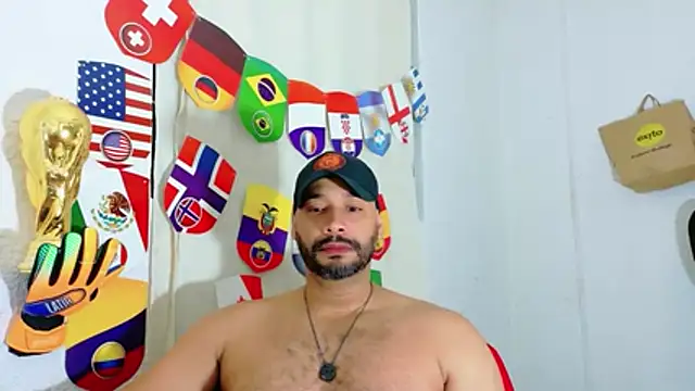 musclehetero online show from June 26, 2026, 6:23 pm