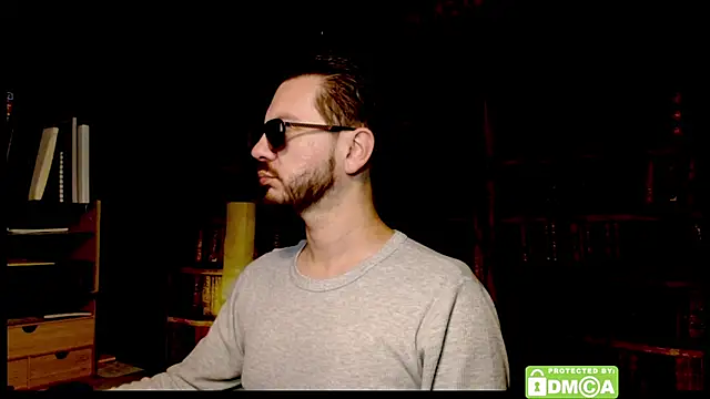 Snapshot of justshutupandwatch chatting on December 15, 2025, 4:44 pm justshutupandwatch online show from December 15, 2025, 4:44 pm