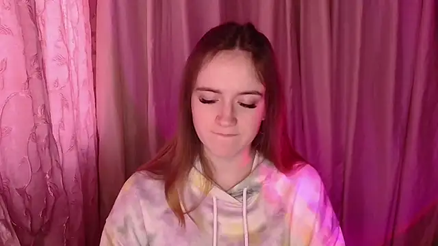 Illa May online show from January 14, 2026, 10:21 am