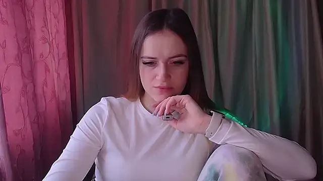 Illa May online show from February 23, 2026, 9:39 am