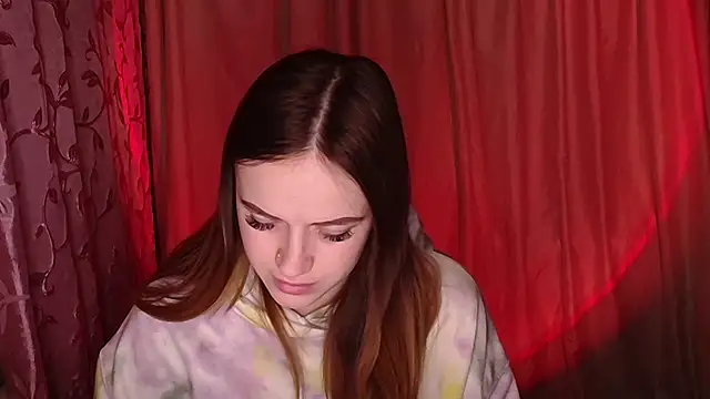 Illa May online show from March 4, 2026, 7:31 pm