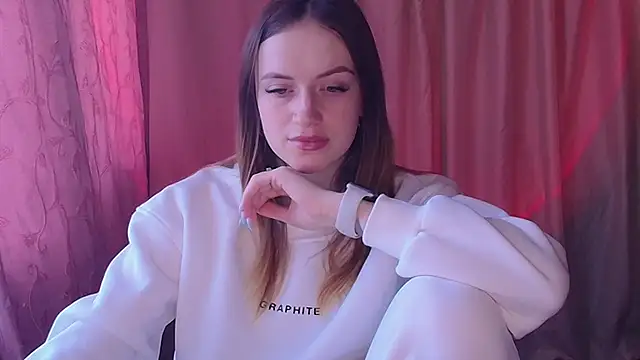 Illa May online show from March 9, 2026, 10:41 am