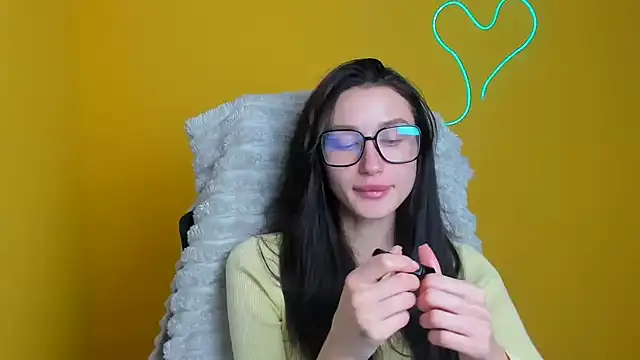 Stella XO online show from December 4, 2025, 12:47 pm