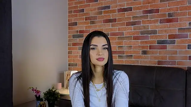 Snapshot of NyraSolace chatting on December 19, 2025, 8:21 am NyraSolace online show from December 19, 2025, 8:21 am