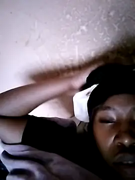 Queenpussywet123 online show from November 20, 2025, 4:01 am