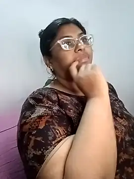 Snapshot of Riya-mallus chatting on November 24, 2025, 8:14 am Riya-mallus online show from November 24, 2025, 8:14 am