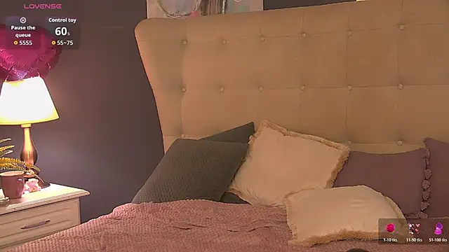 SeniGrandee online show from June 13, 2026, 7:28 am
