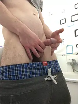 Spielzeugtwink online show from November 26, 2025, 10:22 pm