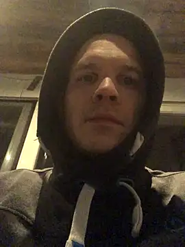 Spielzeugtwink online show from January 8, 2026, 11:07 pm