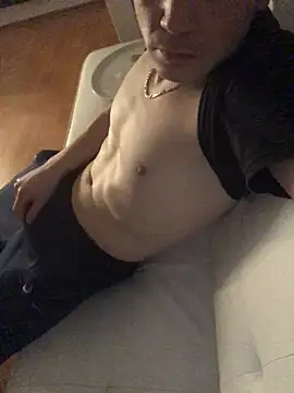 Spielzeugtwink online show from March 9, 2026, 5:28 pm