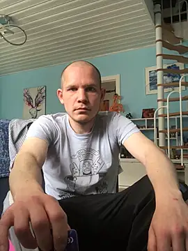 Spielzeugtwink online show from May 6, 2026, 2:55 pm