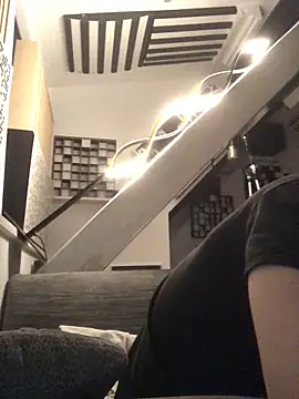 Spielzeugtwink online show from May 21, 2026, 9:33 pm